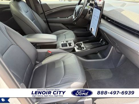 Used 2025 Ford Mustang Mach-E Premium AWD/4WD image 13
