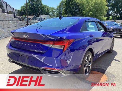 Used 2021 Hyundai Elantra SEL w/ Convenience + Premium Package FWD image 7
