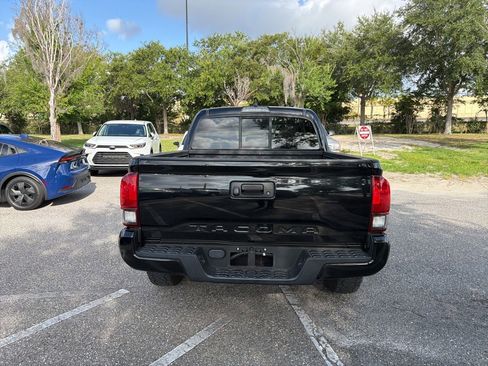 Used 2022 Toyota Tacoma SR w/ SR Convenience Package RWD image 4