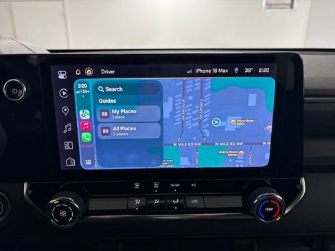 Used 2023 Chevrolet Colorado Trail Boss w/ Technology Package image 40