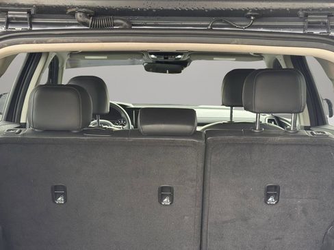 Used 2023 Kia Sorento S w/ Panoramic Sunroof Package FWD image 19