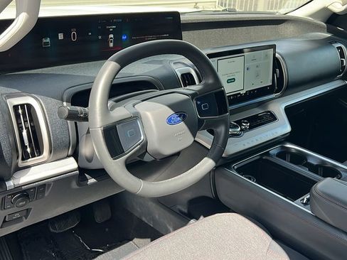 Certified 2025 Ford Expedition Max Active AWD/4WD image 12