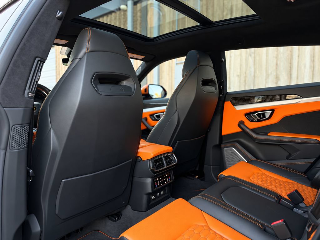 Used 2021 Lamborghini Urus AWD/4WD image 17