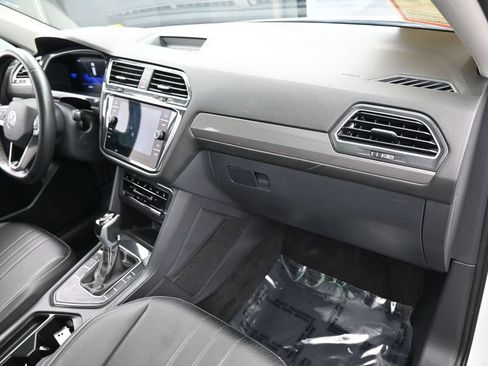 Used 2024 Volkswagen Tiguan SE FWD image 43