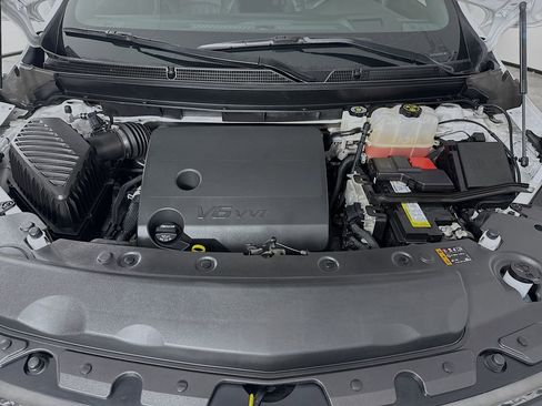 Used 2024 Buick Enclave Avenir image 32