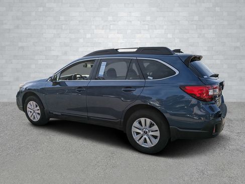 Used 2019 Subaru Outback 2.5i Premium image 7