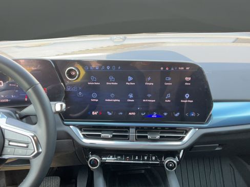 Used 2024 Chevrolet Equinox EV LT FWD image 22