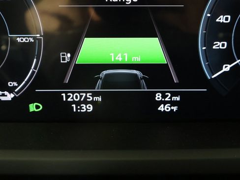 Used 2023 Audi e-tron GT Premium Plus image 38