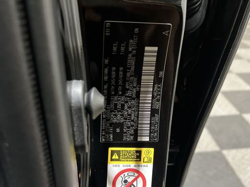 Used 2019 Toyota Highlander XLE AWD/4WD image 43