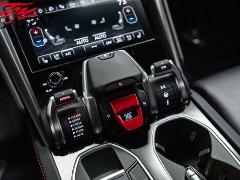 Used 2022 Lamborghini Urus AWD/4WD image 47