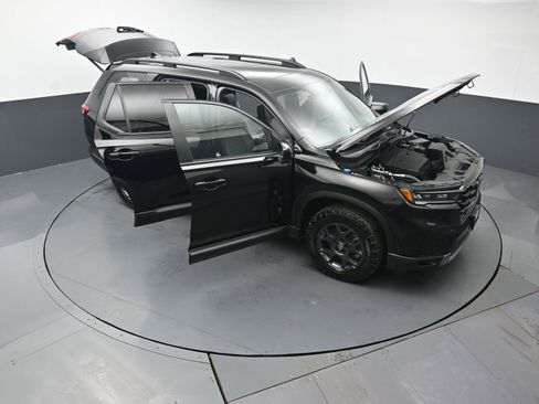 Certified 2023 Honda Pilot TrailSport image 51
