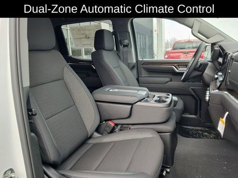 New 2026 GMC Sierra 1500 SLE w/ Preferred Package image 15
