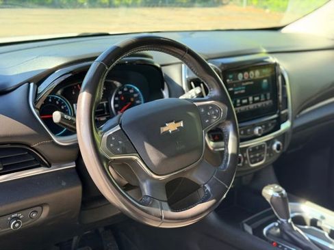 Used 2019 Chevrolet Traverse LT FWD image 8