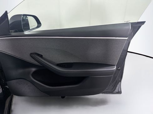 Used 2024 Tesla Model 3 Standard Range RWD image 32