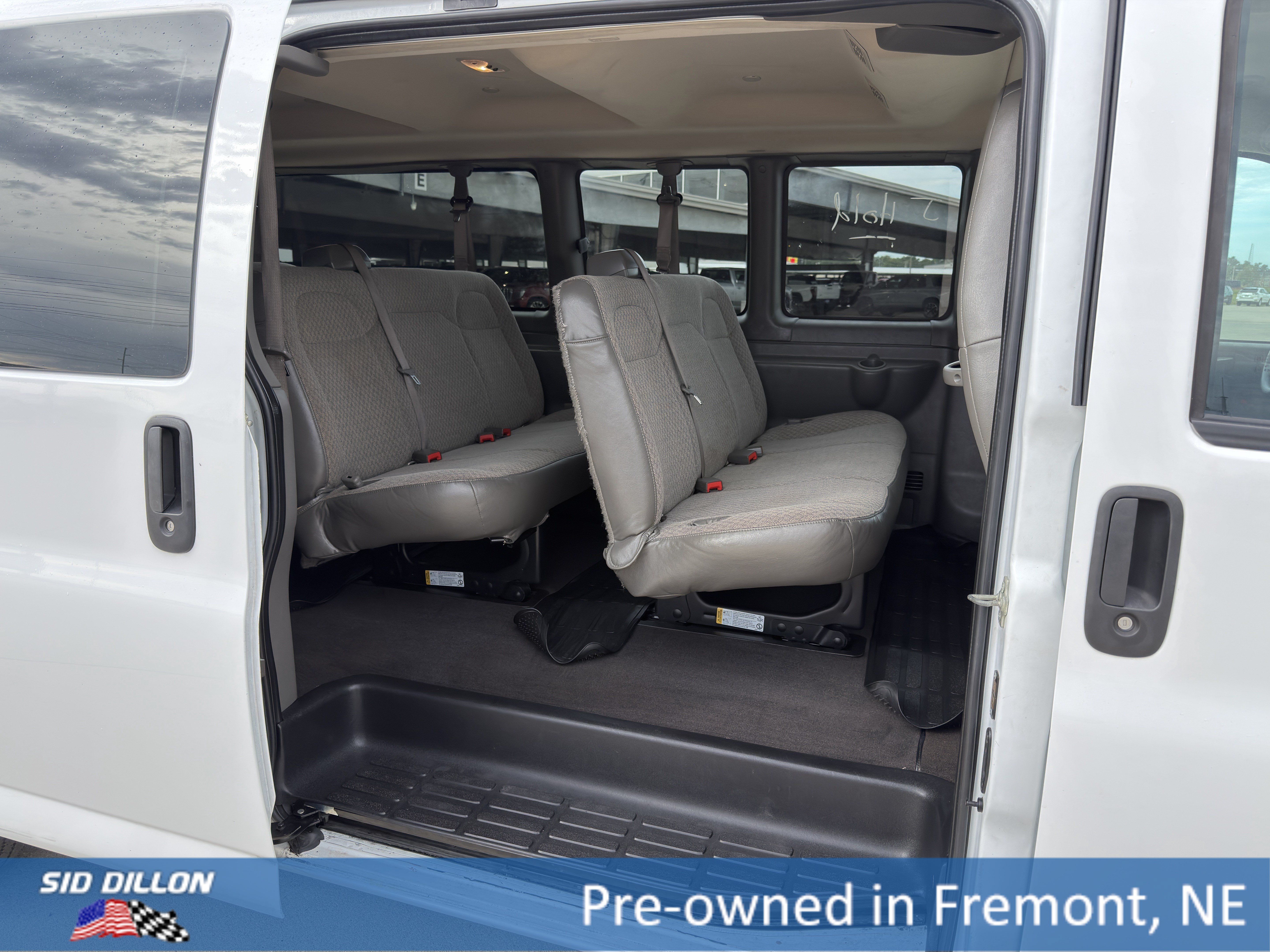 Certified 2024 Chevrolet Express 3500 LT w/ LT Preferred Equipment Group RWD image 17