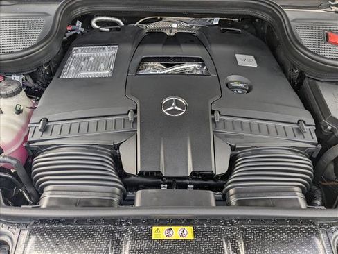 New 2026 Mercedes-Benz GLS 580 4MATIC image 15