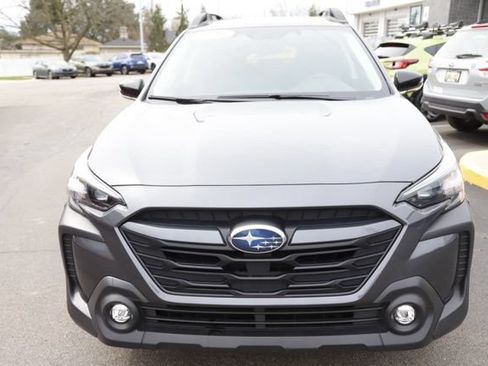 Used 2025 Subaru Outback Premium AWD/4WD image 12