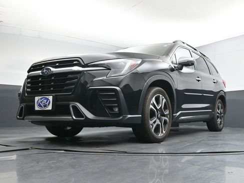 Used 2023 Subaru Ascent Touring AWD/4WD image 37