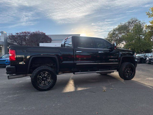 Used 2017 GMC Sierra 2500 Denali w/ Duramax Plus Package AWD/4WD image 10