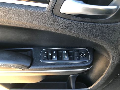 Used 2020 Chrysler 300 S image 12