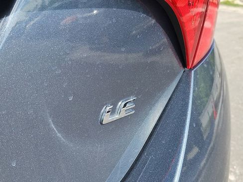 Used 2017 Toyota Corolla LE image 6