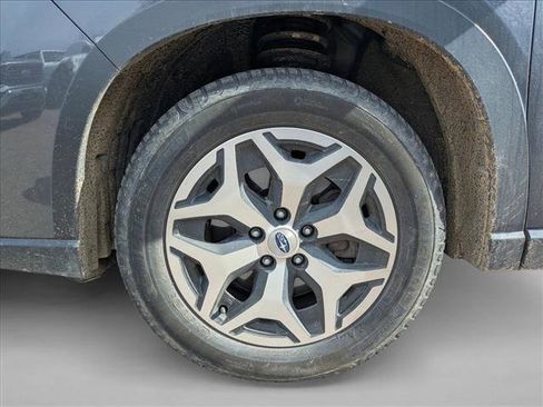 Used 2022 Subaru Forester Premium AWD/4WD image 18