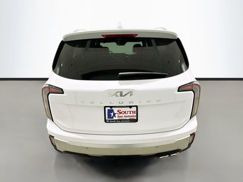 Used 2024 Kia Telluride SX w/ Towing Package FWD image 6