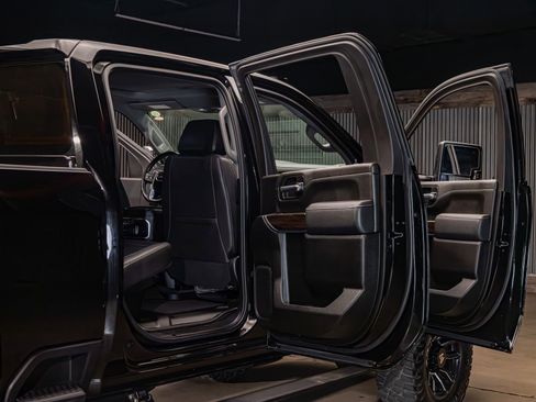 Used 2023 GMC Sierra 3500 SLT w/ SLT Premium Package AWD/4WD image 32