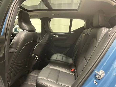 Used 2025 Volvo XC40 B5 Plus AWD/4WD image 10