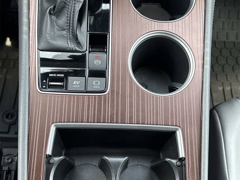 Used 2022 Toyota Sienna XLE image 29