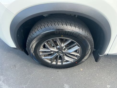 Used 2021 Nissan Rogue S image 10