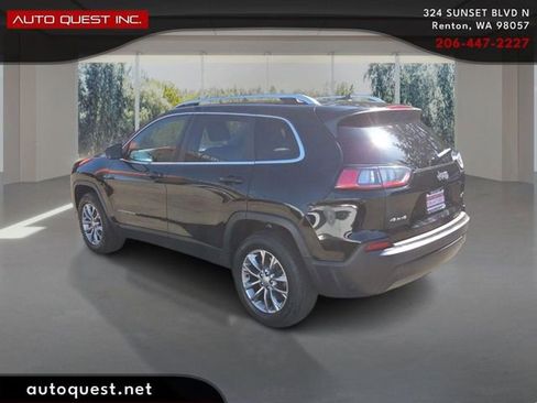 Used 2019 Jeep Cherokee Latitude Plus w/ Cold Weather Group AWD/4WD image 7