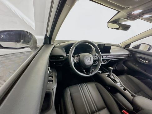 Used 2025 Honda HR-V EX-L image 18