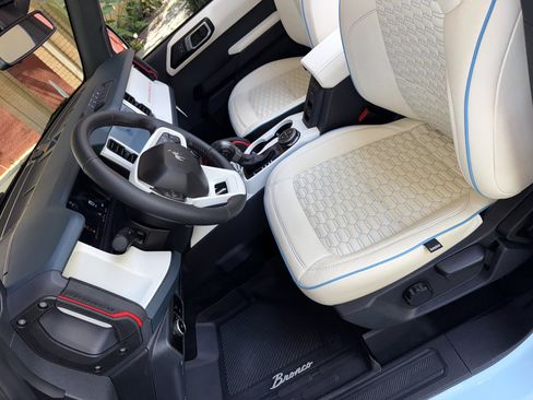 Used 2025 Ford Bronco Heritage Edition image 28