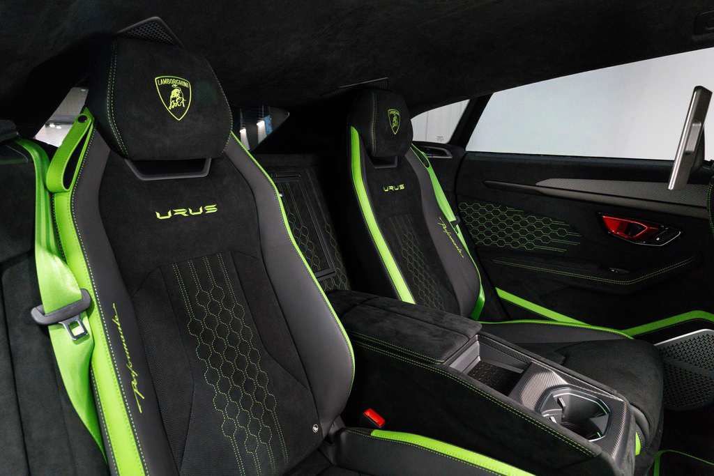 Used 2024 Lamborghini Urus Performante AWD/4WD image 5