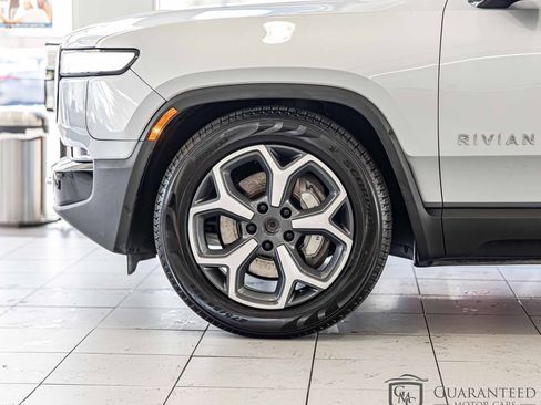 Used 2024 Rivian R1S Adventure image 10