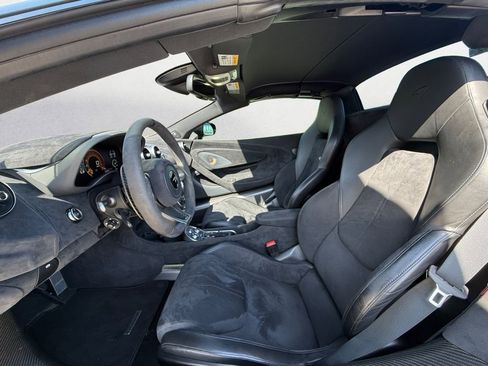 Used 2020 McLaren 600LT Spider RWD image 11