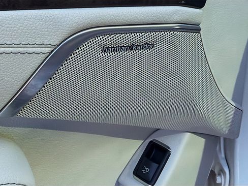 Used 2013 Mercedes-Benz SL 550 image 21