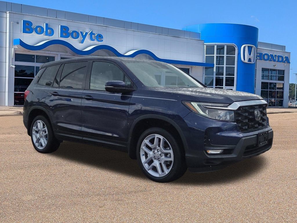 Certified 2025 Honda Passport EX-L image 3