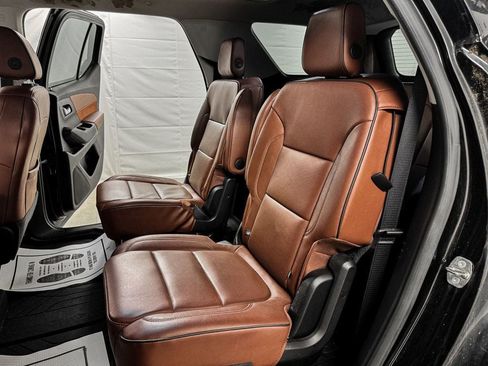 Used 2018 Chevrolet Traverse High Country w/ LPO, Floor Liner Package AWD/4WD image 8