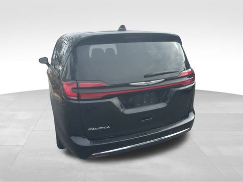 Used 2024 Chrysler Pacifica Touring-L image 20