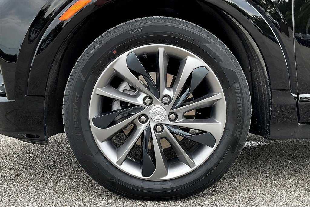 Used 2022 Buick Encore GX Select w/ Sport Touring Package FWD image 28