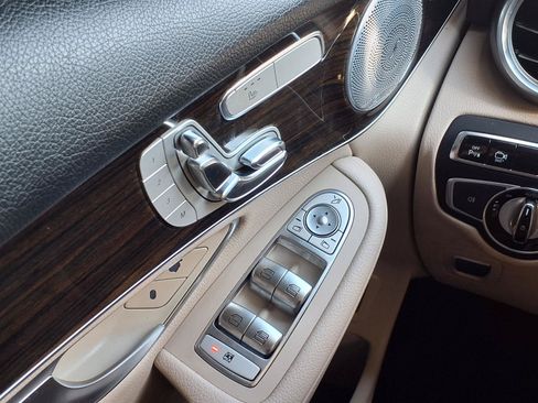 Used 2016 Mercedes-Benz GLC 300 image 9
