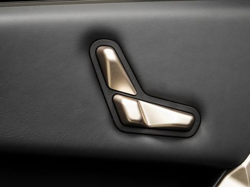 Used 2022 BMW iX xDrive50 w/ Sport Package image 41