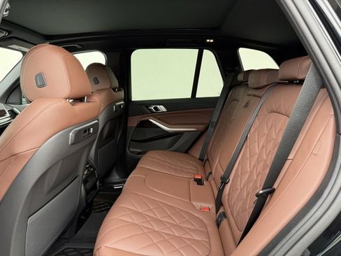 Used 2025 BMW X5 xDrive40i w/ Parking Assistance Package image 15