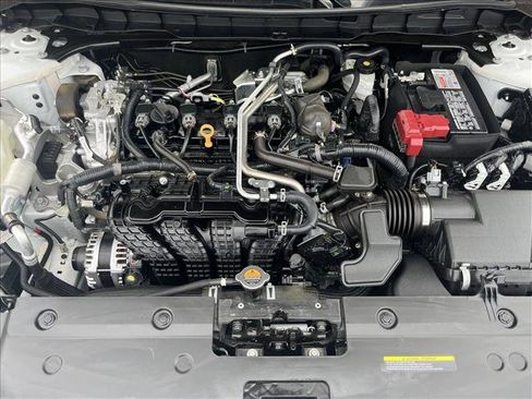 Used 2025 Nissan Altima 2.5 SV FWD image 24