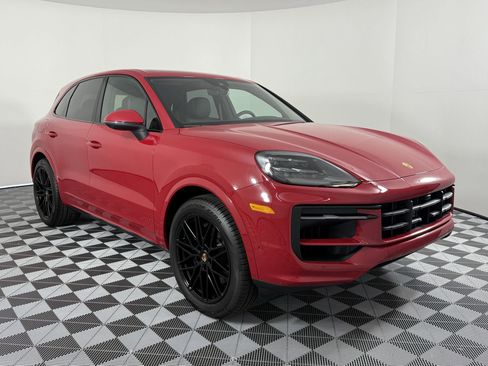 New 2025 Porsche Cayenne image 7