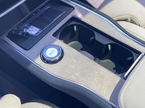 Certified 2025 Volvo EX90 Ultra image 24