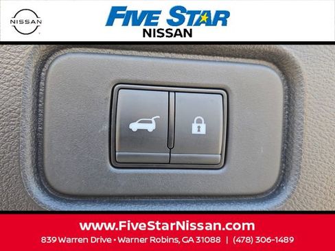 Used 2025 Nissan Pathfinder SV FWD image 11