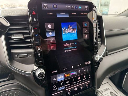 New 2026 RAM 2500 Laramie AWD/4WD image 18